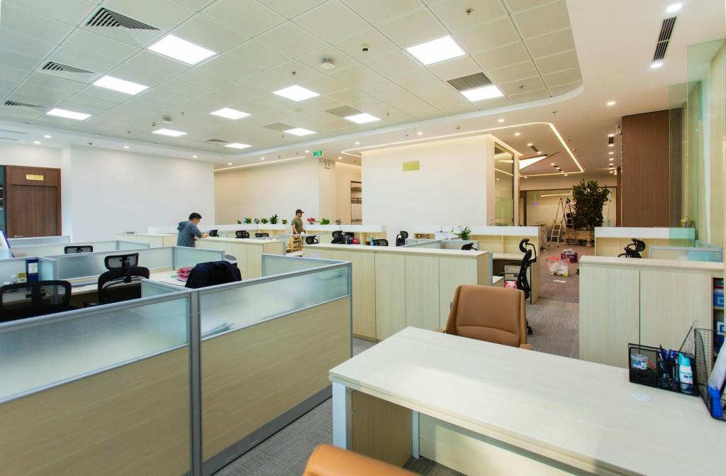 How Better Commercial Lighting Supports Safer, More Productive&nbsp;Workspaces
